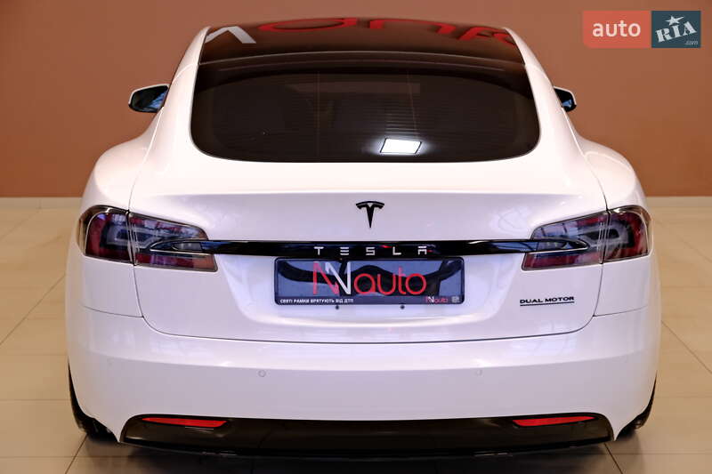 Ліфтбек Tesla Model S 2020 в Одесі