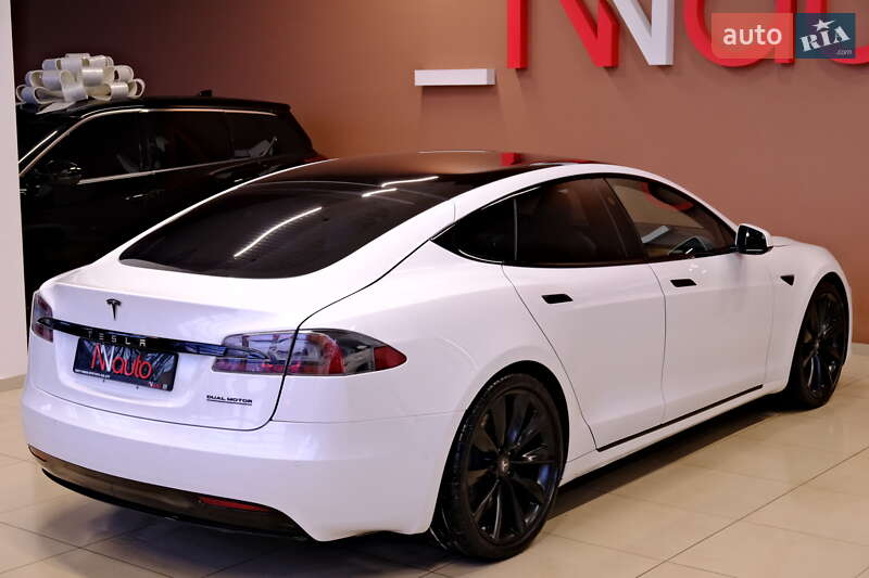 Лифтбек Tesla Model S 2020 в Одессе