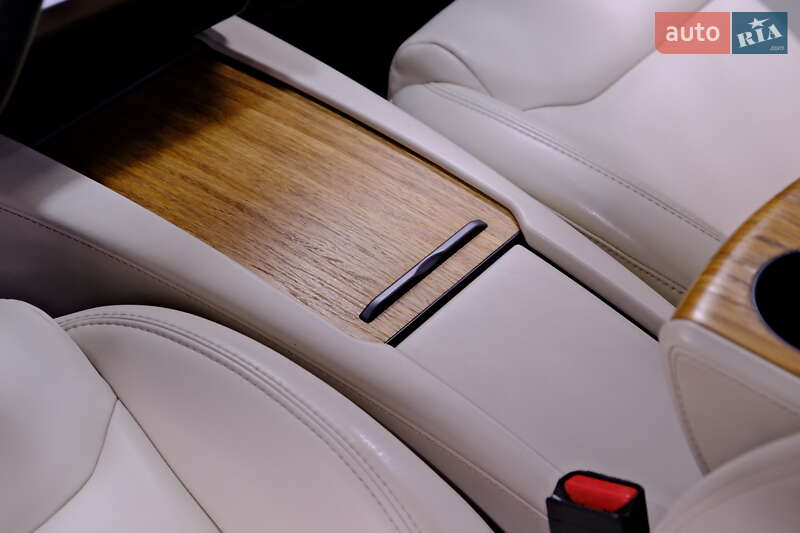 Лифтбек Tesla Model S 2020 в Одессе