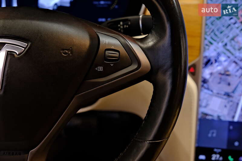 Лифтбек Tesla Model S 2020 в Одессе