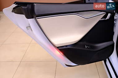 Лифтбек Tesla Model S 2020 в Одессе