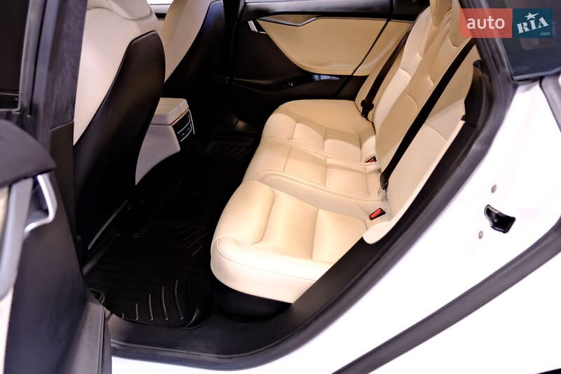 Лифтбек Tesla Model S 2020 в Одессе