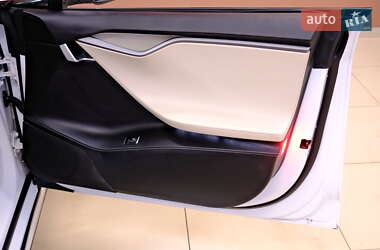 Лифтбек Tesla Model S 2020 в Одессе