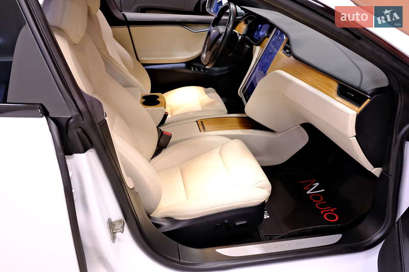 Лифтбек Tesla Model S 2020 в Одессе