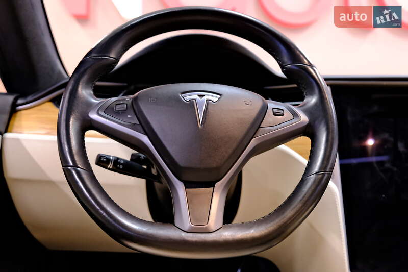 Лифтбек Tesla Model S 2020 в Одессе