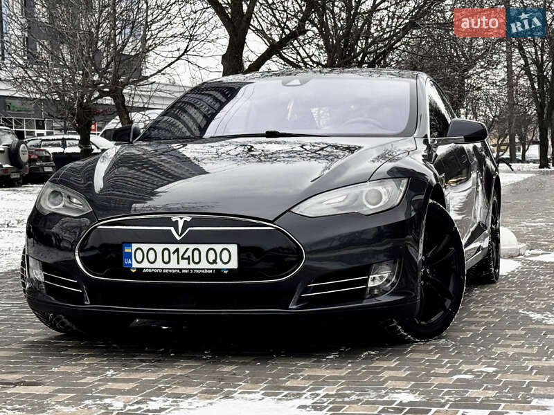 Ліфтбек Tesla Model S 2015 в Одесі