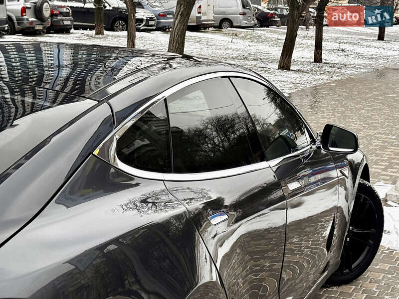 Ліфтбек Tesla Model S 2015 в Одесі