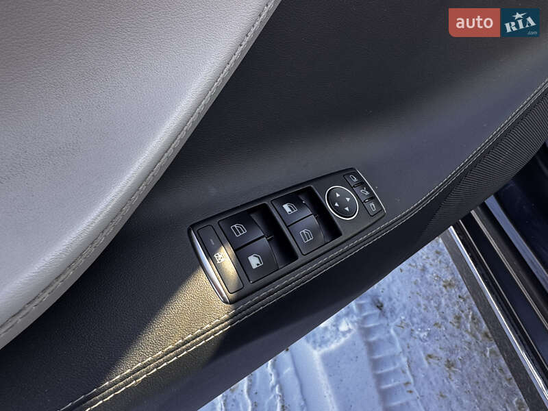 Ліфтбек Tesla Model S 2015 в Одесі