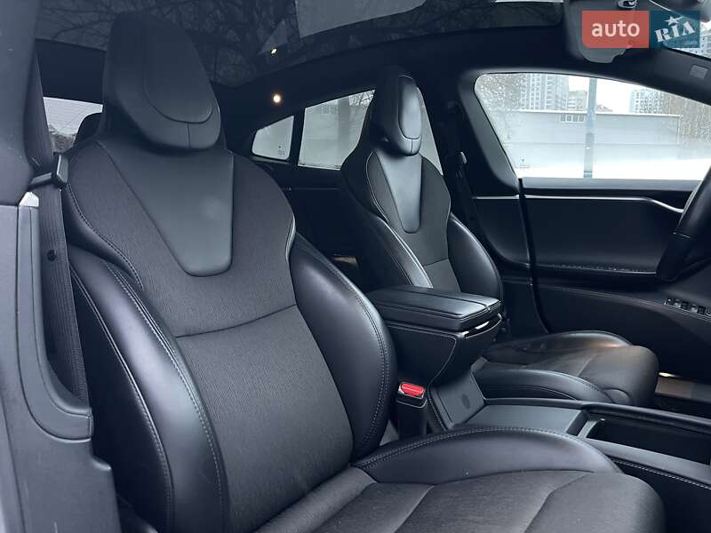 Ліфтбек Tesla Model S 2018 в Києві
