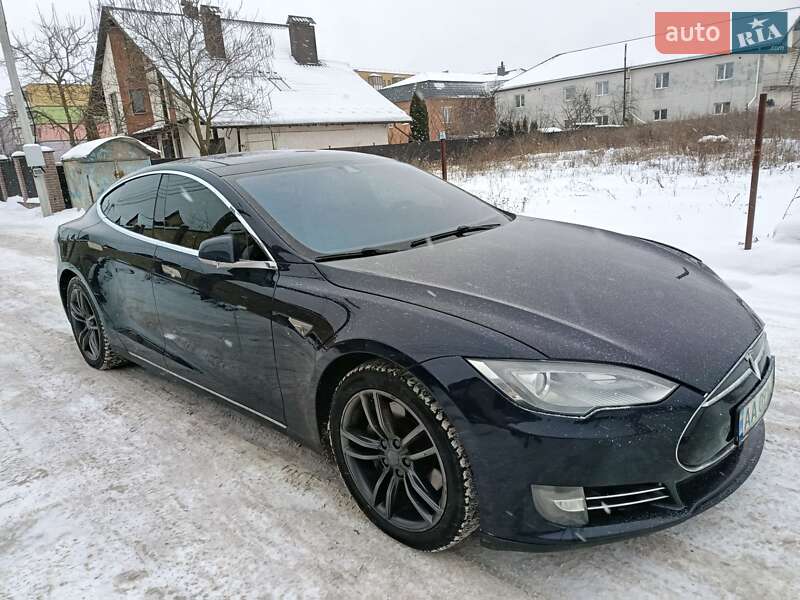 Ліфтбек Tesla Model S 2014 в Вінниці