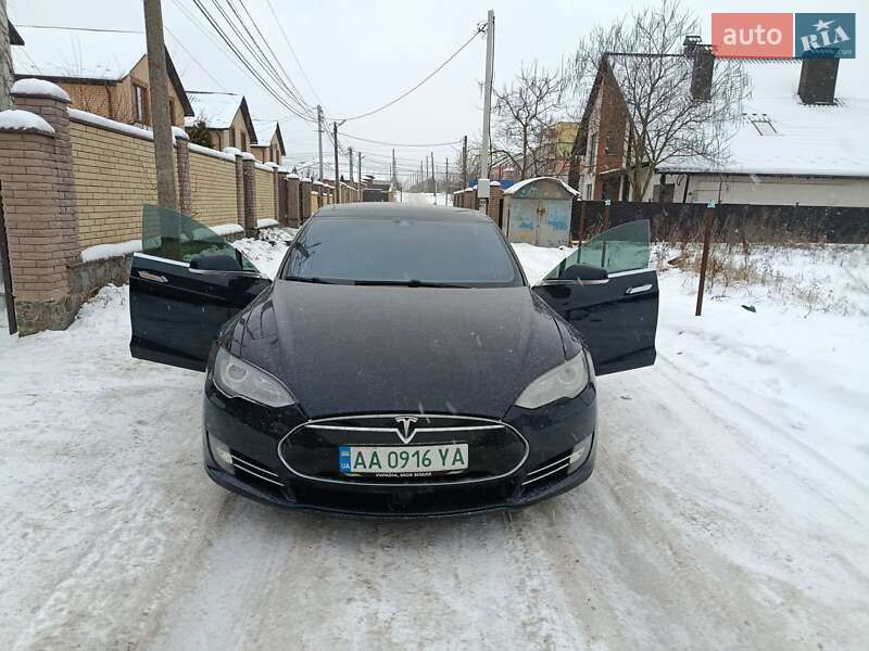 Ліфтбек Tesla Model S 2014 в Вінниці
