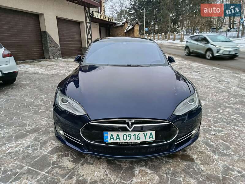Ліфтбек Tesla Model S 2014 в Вінниці