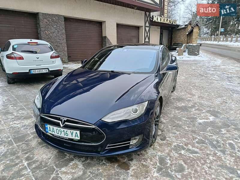Ліфтбек Tesla Model S 2014 в Вінниці