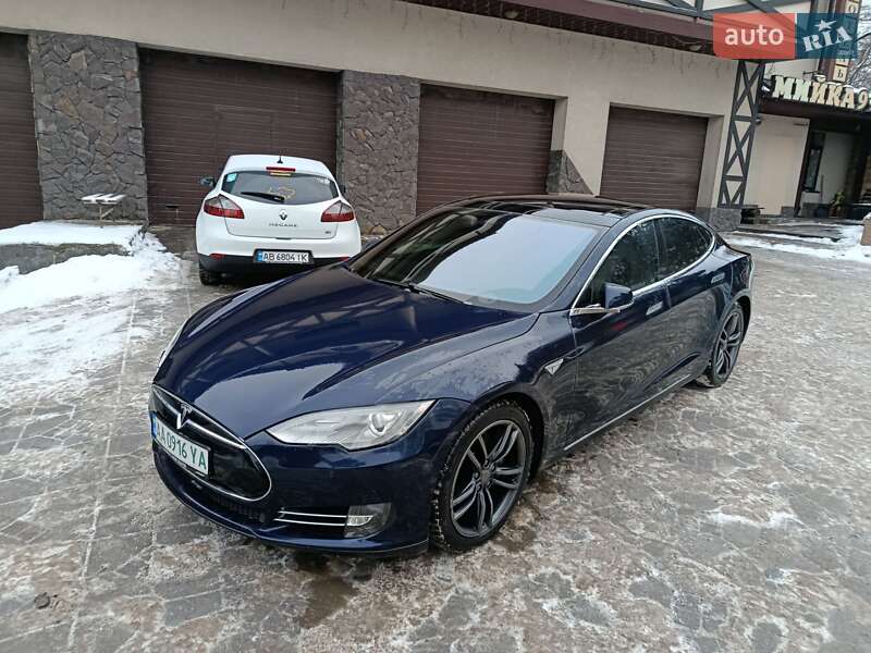 Ліфтбек Tesla Model S 2014 в Вінниці