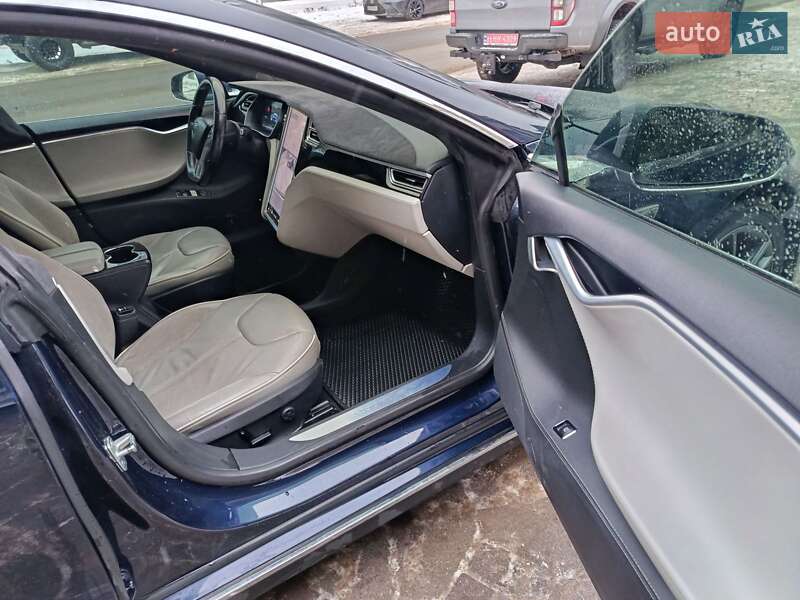 Ліфтбек Tesla Model S 2014 в Вінниці