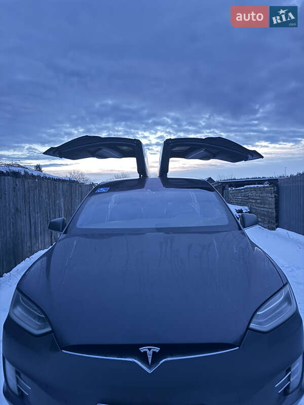 Лифтбек Tesla Model S 2015 в Киеве