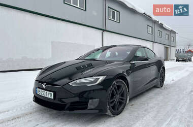 Лифтбек Tesla Model S 2017 в Виннице