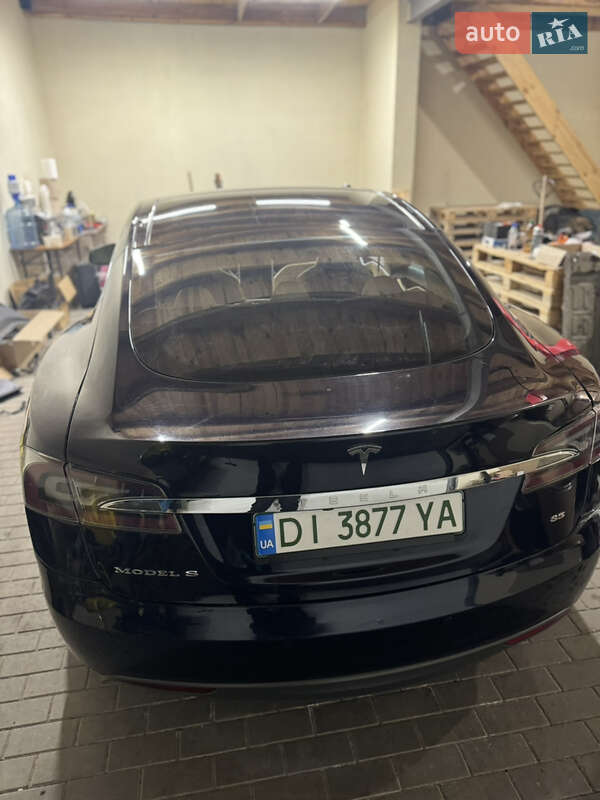 Ліфтбек Tesla Model S 2013 в Луцьку