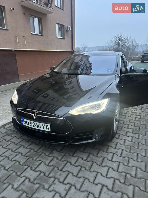 Лифтбек Tesla Model S 2016 в Ивано-Франковске фото 4 Лифтбек Tesla Model S 2016 в Ивано-Франковске