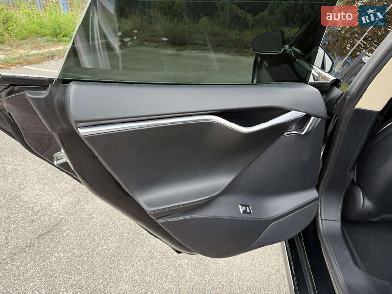 Лифтбек Tesla Model S 2013 в Новомосковске