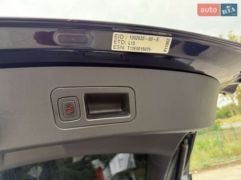 Лифтбек Tesla Model S 2013 в Новомосковске