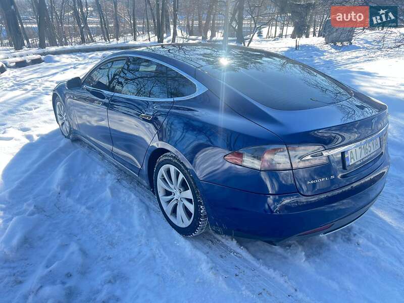 Ліфтбек Tesla Model S 2015 в Києві