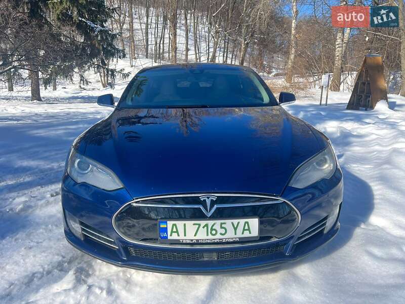 Ліфтбек Tesla Model S 2015 в Києві