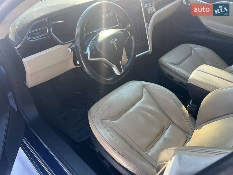 Ліфтбек Tesla Model S 2015 в Києві