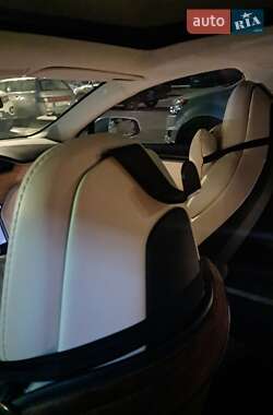 Ліфтбек Tesla Model S 2019 в Одесі