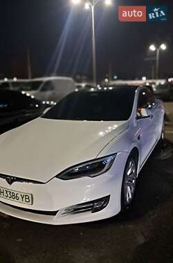 Ліфтбек Tesla Model S 2019 в Одесі