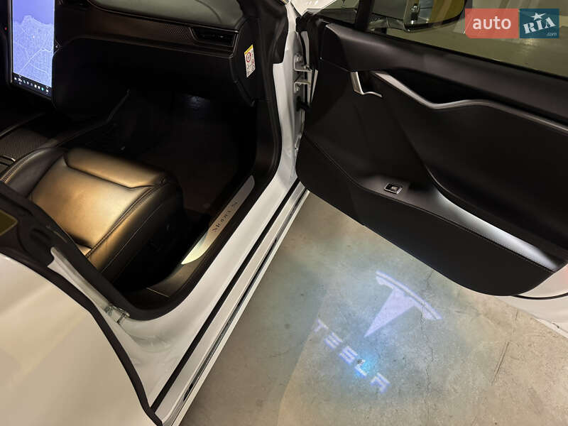 Ліфтбек Tesla Model S 2020 в Одесі фото 33 Ліфтбек Tesla Model S 2020 в Одесі