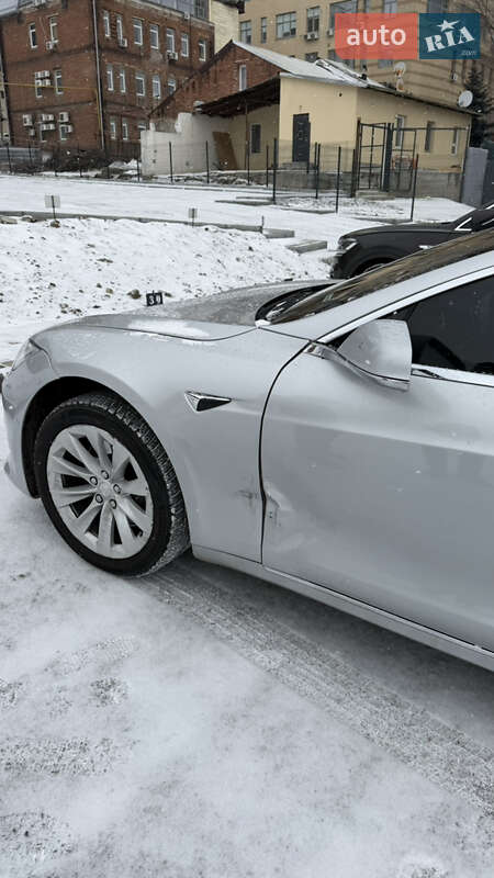 Лифтбек Tesla Model S 2017 в Днепре