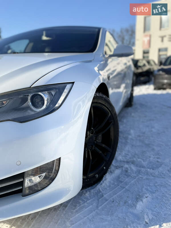 Ліфтбек Tesla Model S 2014 в Вінниці
