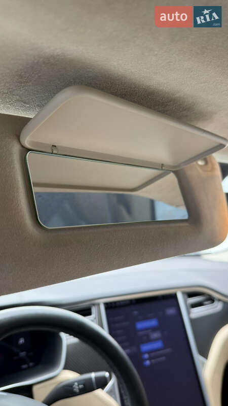 Ліфтбек Tesla Model S 2017 в Чернівцях