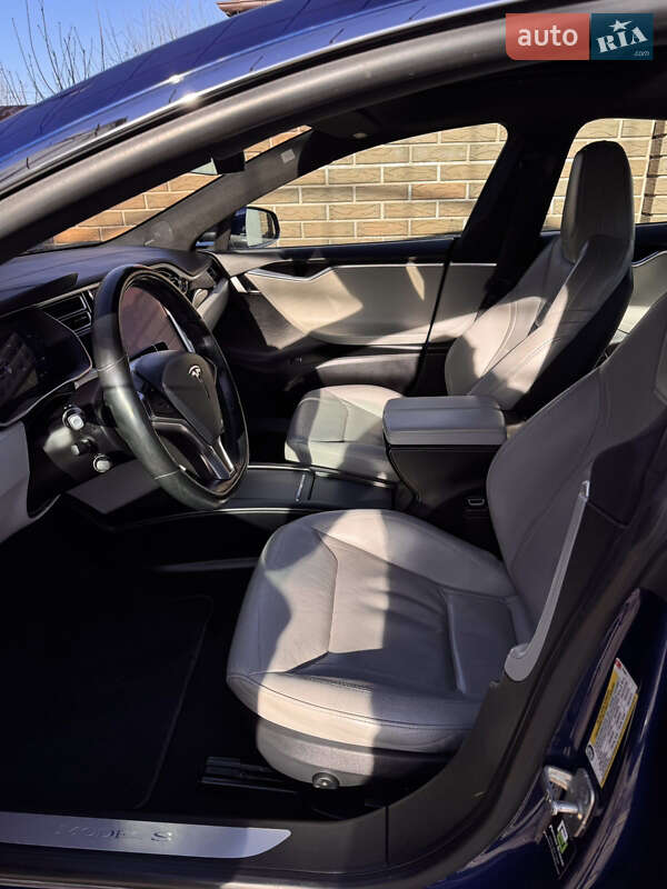 Ліфтбек Tesla Model S 2016 в Одесі фото 6 Ліфтбек Tesla Model S 2016 в Одесі