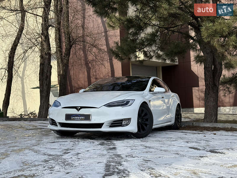 Лифтбек Tesla Model S 2016 в Днепре фото 4 Лифтбек Tesla Model S 2016 в Днепре