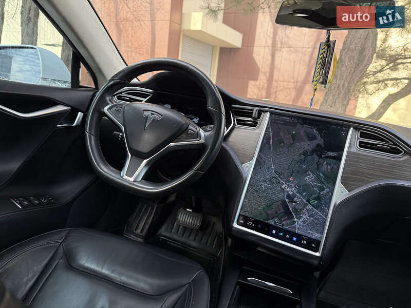 Лифтбек Tesla Model S 2016 в Днепре фото 19 Лифтбек Tesla Model S 2016 в Днепре
