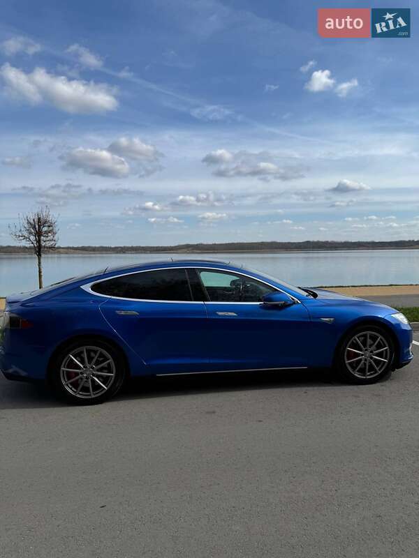 Лифтбек Tesla Model S 2015 в Буске фото 2 Лифтбек Tesla Model S 2015 в Буске