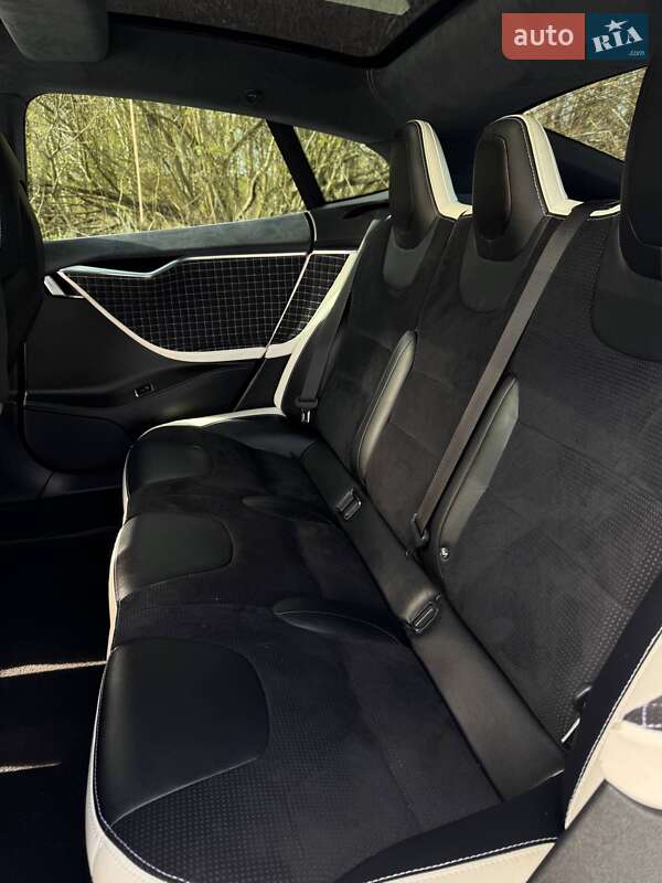 Лифтбек Tesla Model S 2015 в Буске фото 11 Лифтбек Tesla Model S 2015 в Буске