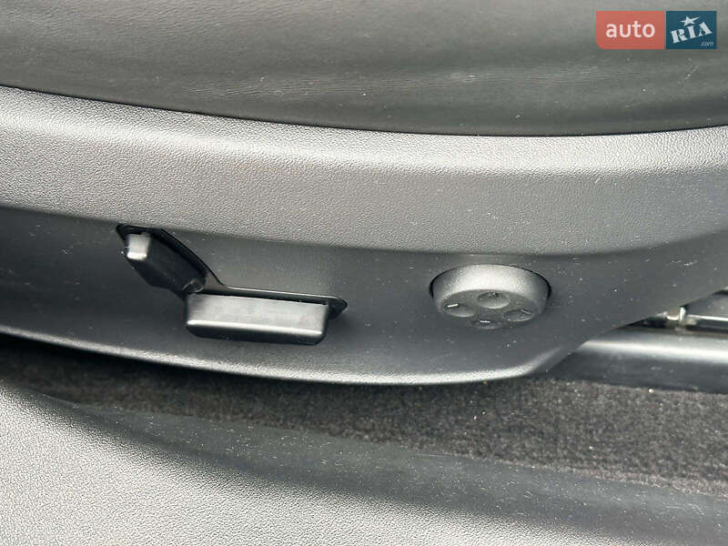 Лифтбек Tesla Model S 2016 в Одессе