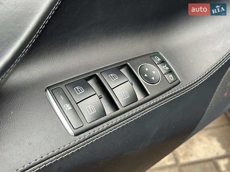 Лифтбек Tesla Model S 2016 в Одессе