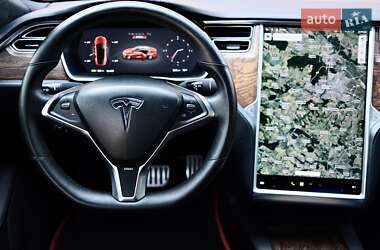 Лифтбек Tesla Model S 2017 в Сходнице