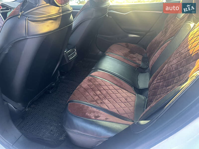 Ліфтбек Tesla Model S 2016 в Вінниці фото 15 Ліфтбек Tesla Model S 2016 в Вінниці