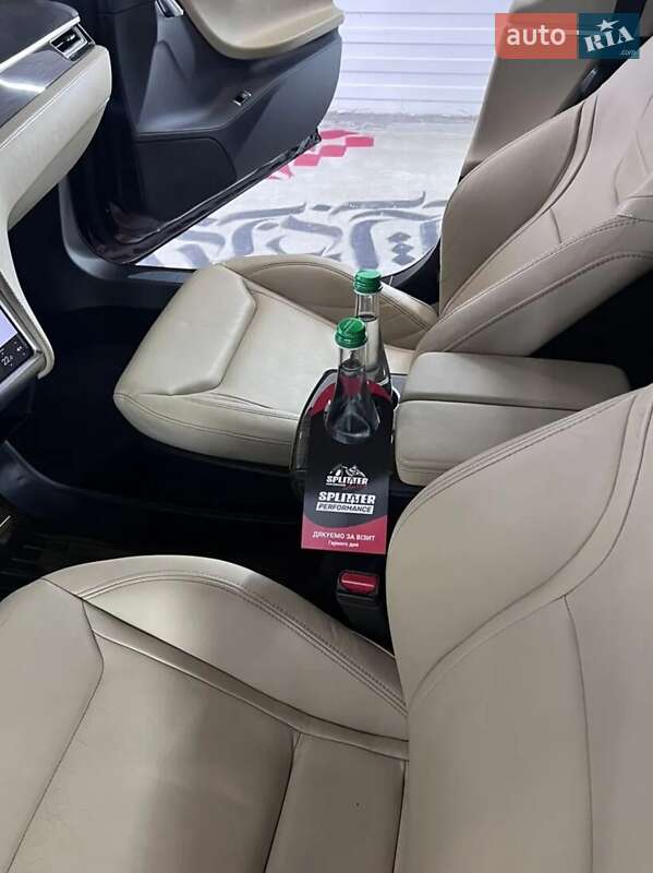 Ліфтбек Tesla Model S 2016 в Києві