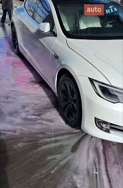 Лифтбек Tesla Model S 2019 в Львове