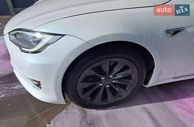 Лифтбек Tesla Model S 2019 в Львове