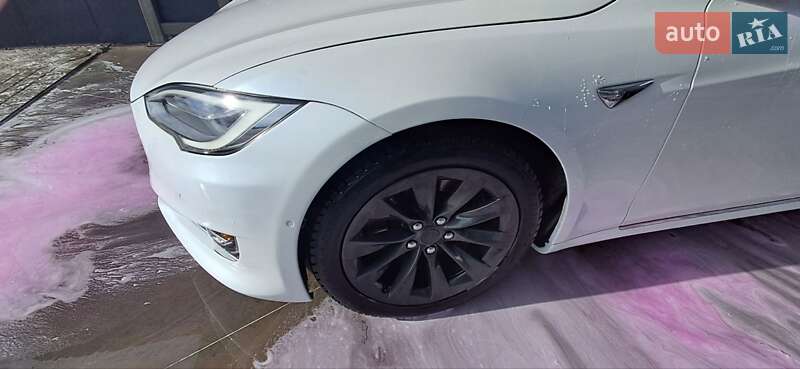 Ліфтбек Tesla Model S 2019 в Львові фото 13 Ліфтбек Tesla Model S 2019 в Львові