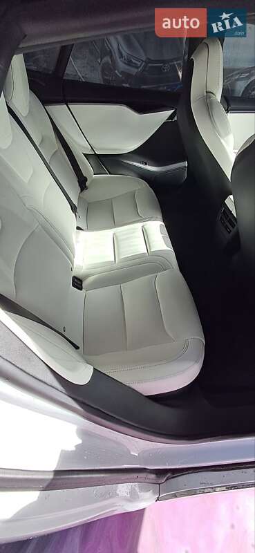 Ліфтбек Tesla Model S 2019 в Львові фото 18 Ліфтбек Tesla Model S 2019 в Львові