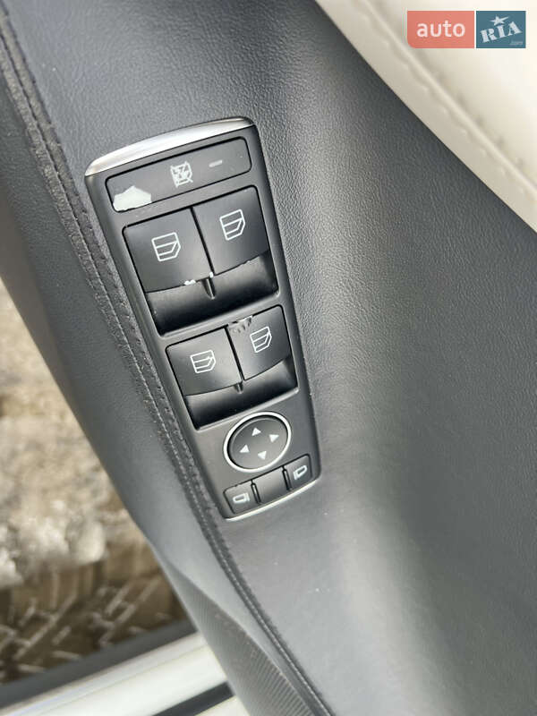 Ліфтбек Tesla Model S 2013 в Луцьку