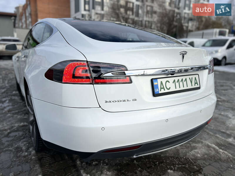 Ліфтбек Tesla Model S 2013 в Луцьку